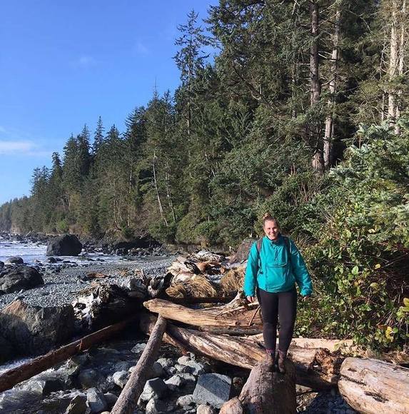 Meet your Posher, Hannah - Picture 1 of 1